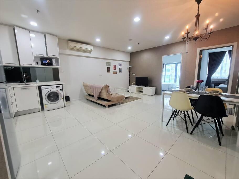 Summer Suites Apartment @Klcc By Sarah'S Lodge Kuala Lumpur Dış mekan fotoğraf